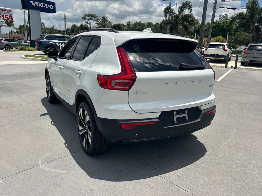 2026 Volvo XC40 B5 Ultra