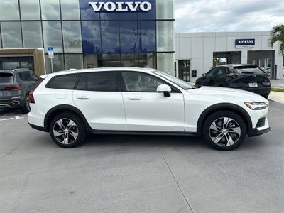 2026 Volvo V60 Cross Country B5 Plus