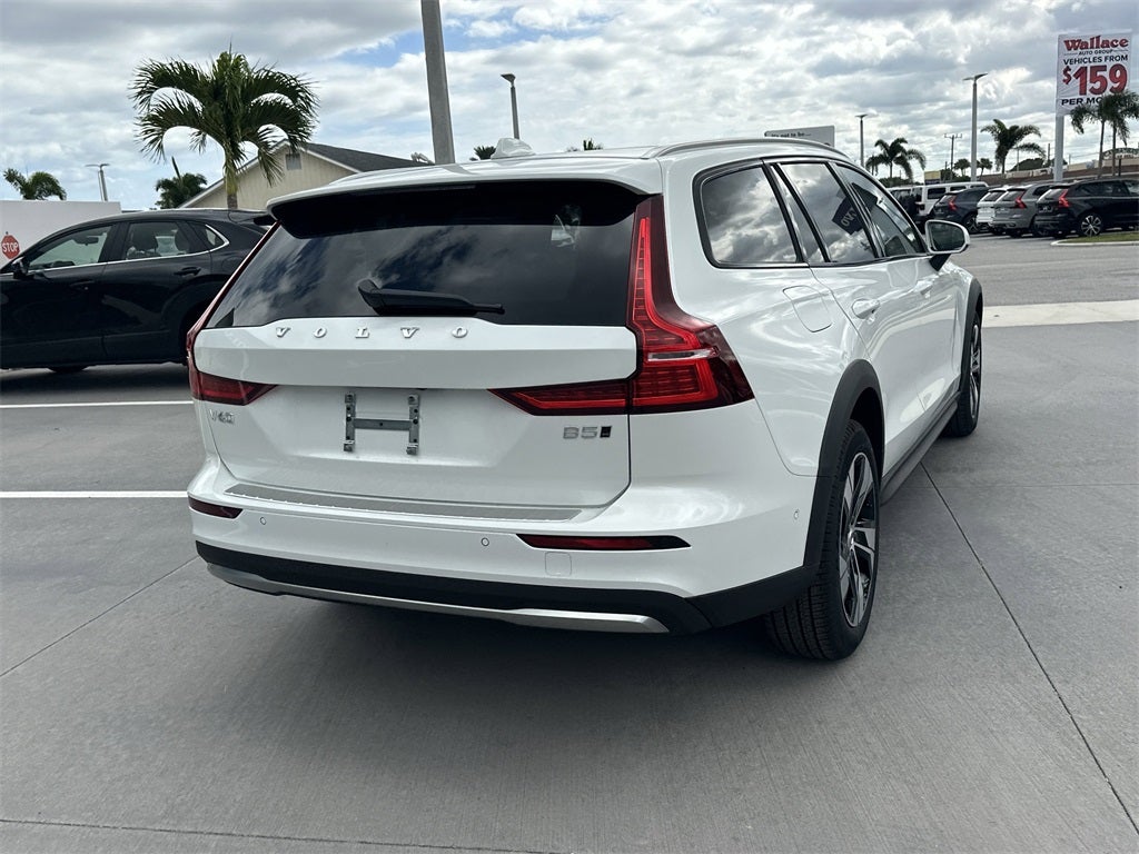 2026 Volvo V60 Cross Country B5 Plus