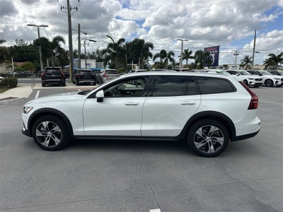 2026 Volvo V60 Cross Country B5 Plus