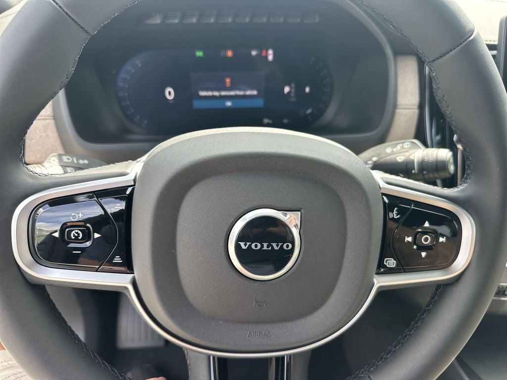 2026 Volvo XC90 B5 Plus