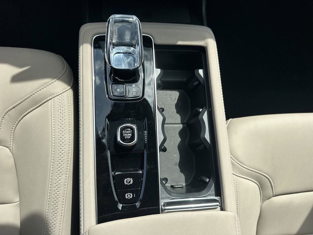 2026 Volvo XC90 B5 Plus