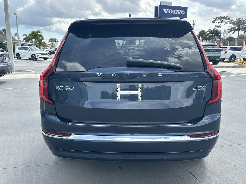 2026 Volvo XC90 B5 Plus
