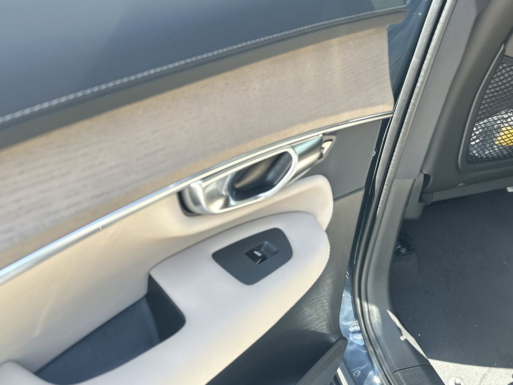 2026 Volvo XC90 B5 Plus