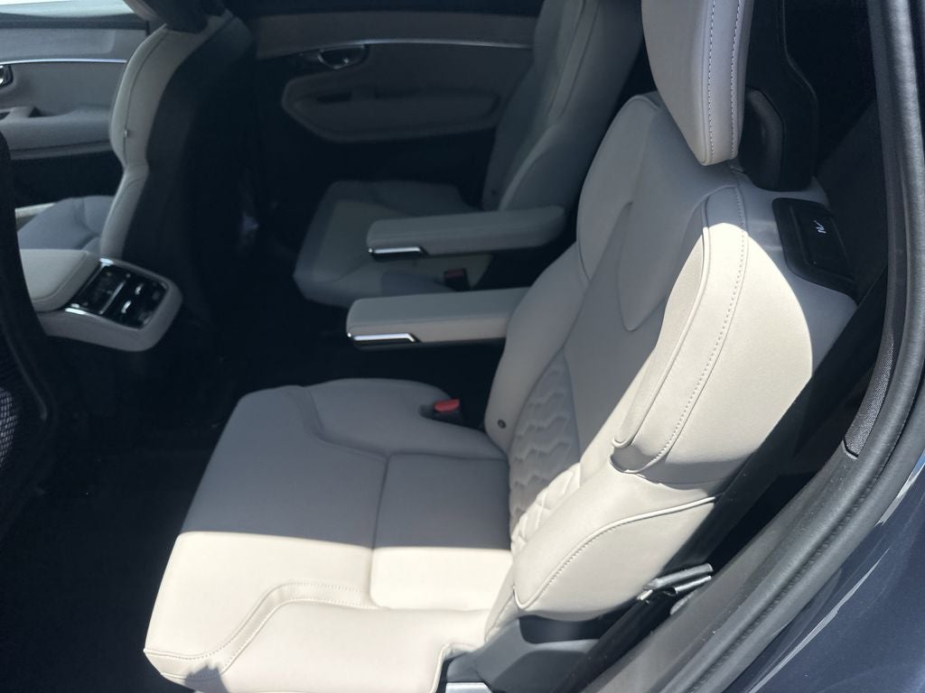 2026 Volvo XC90 B5 Plus