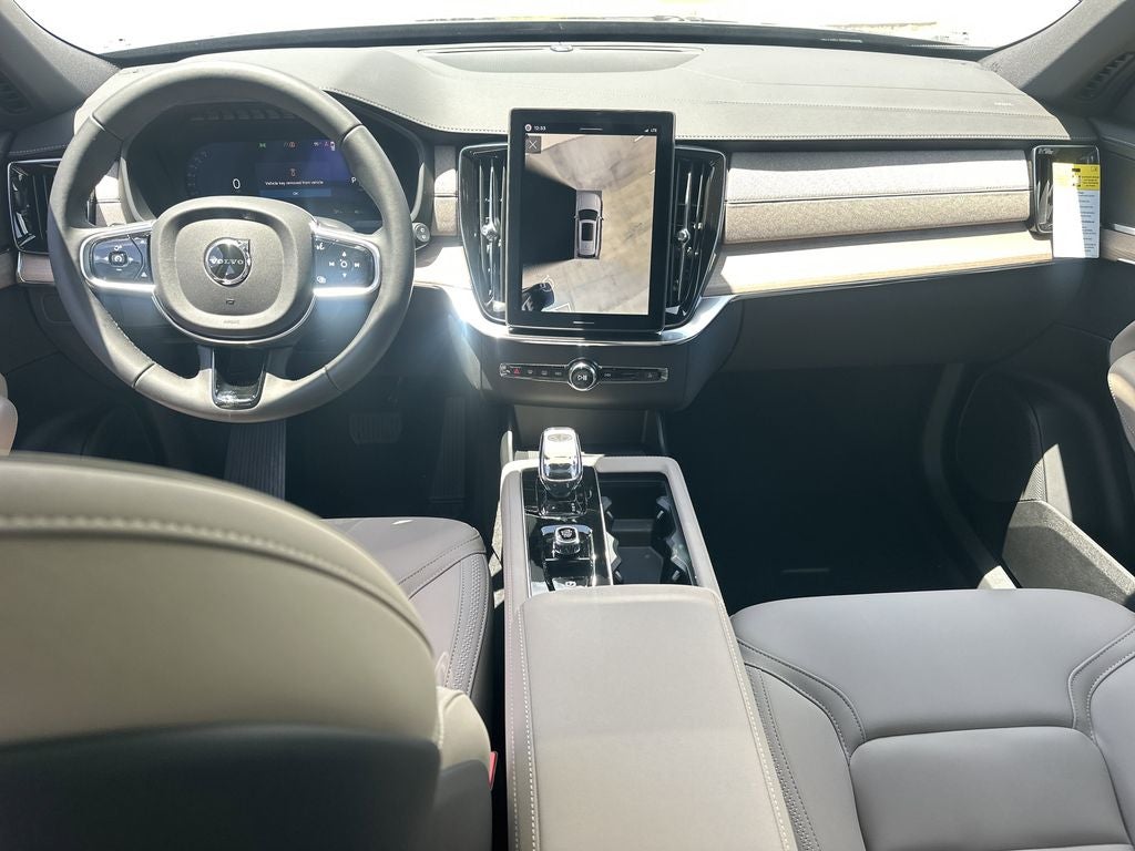 2026 Volvo XC90 B5 Plus