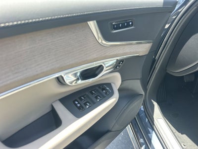2026 Volvo XC90 B5 Plus
