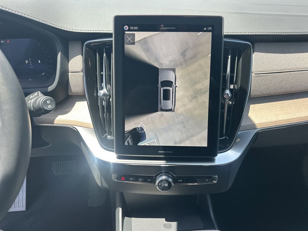 2026 Volvo XC90 B5 Plus