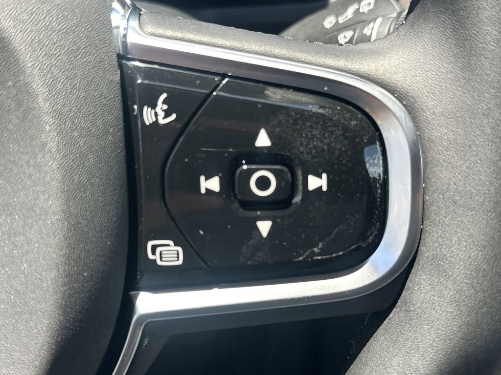 2026 Volvo XC90 B5 Plus