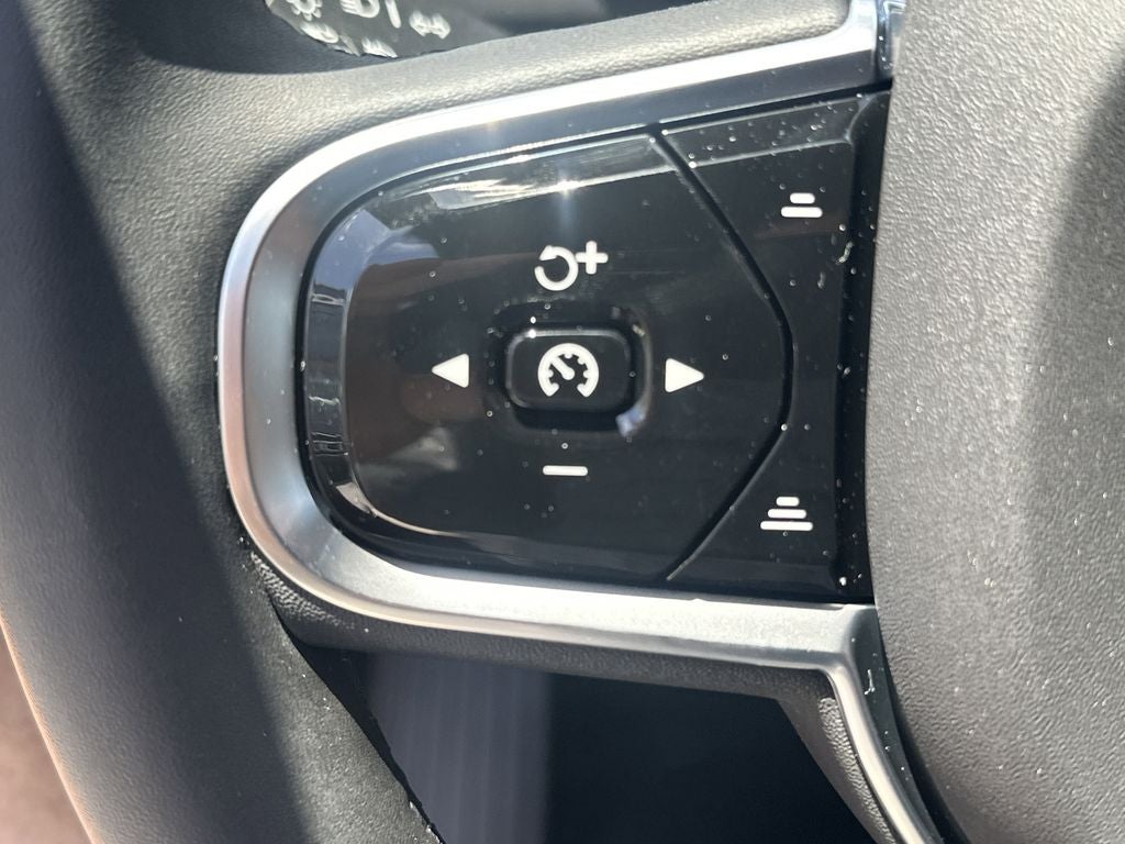 2026 Volvo XC90 B5 Plus