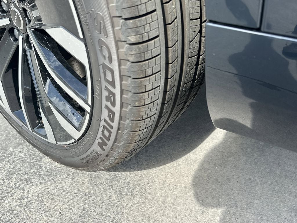 2026 Volvo XC90 B5 Plus