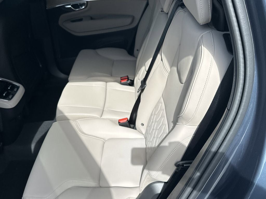 2026 Volvo XC90 B5 Plus