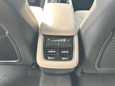 2026 Volvo XC90 B5 Plus
