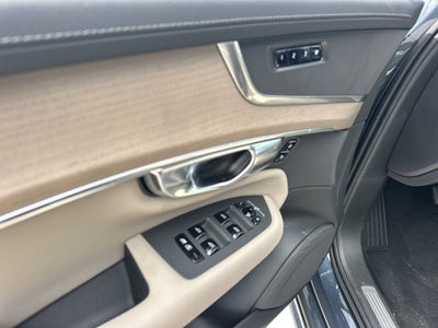 2026 Volvo XC90 B5 Plus