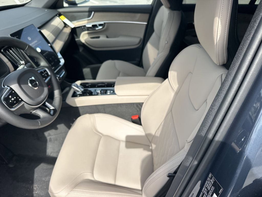 2026 Volvo XC90 B5 Plus
