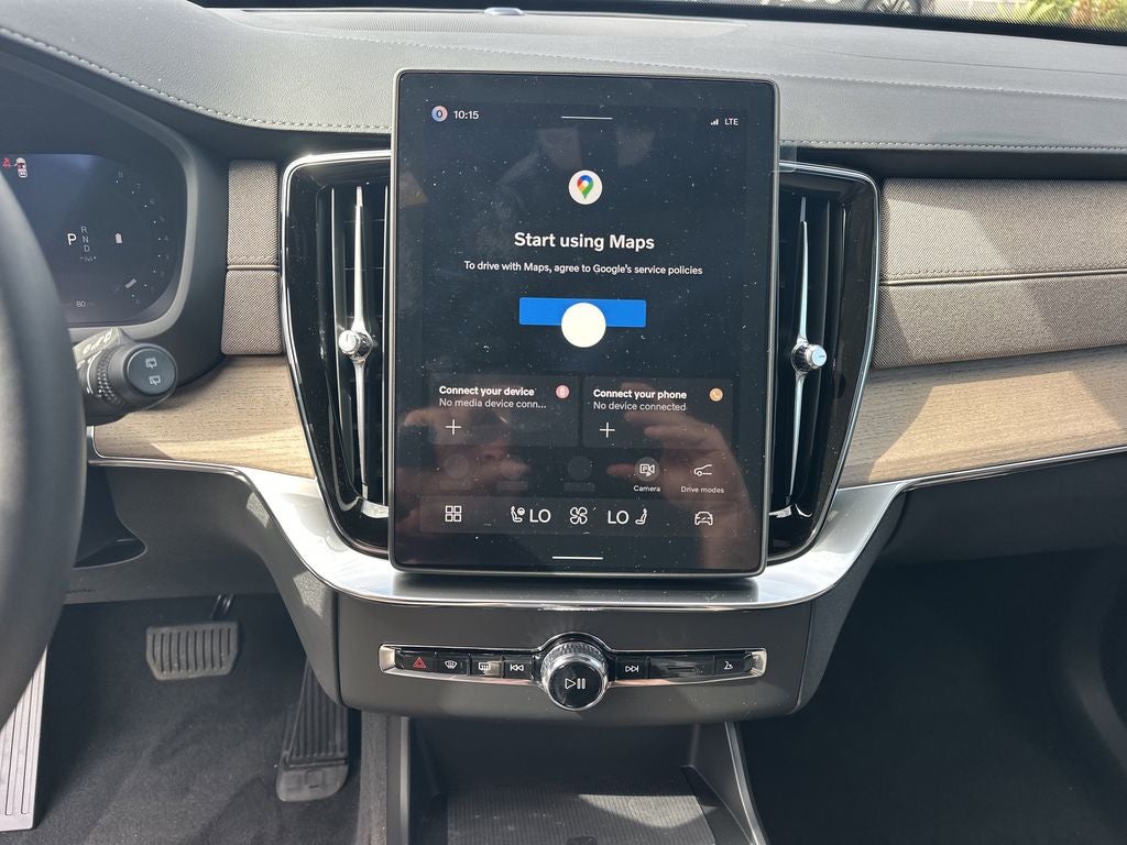 2026 Volvo XC90 B5 Plus