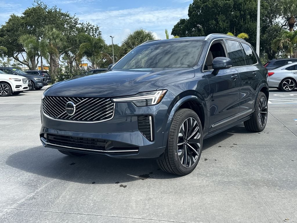 2026 Volvo XC90 B5 Plus