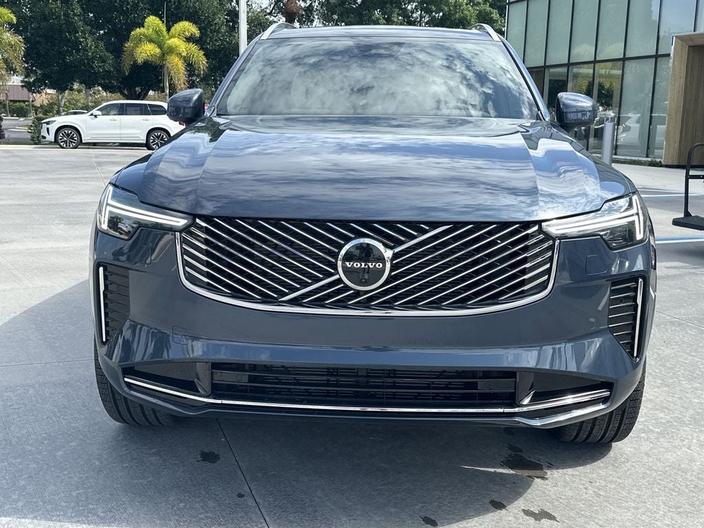 2026 Volvo XC90 B5 Plus