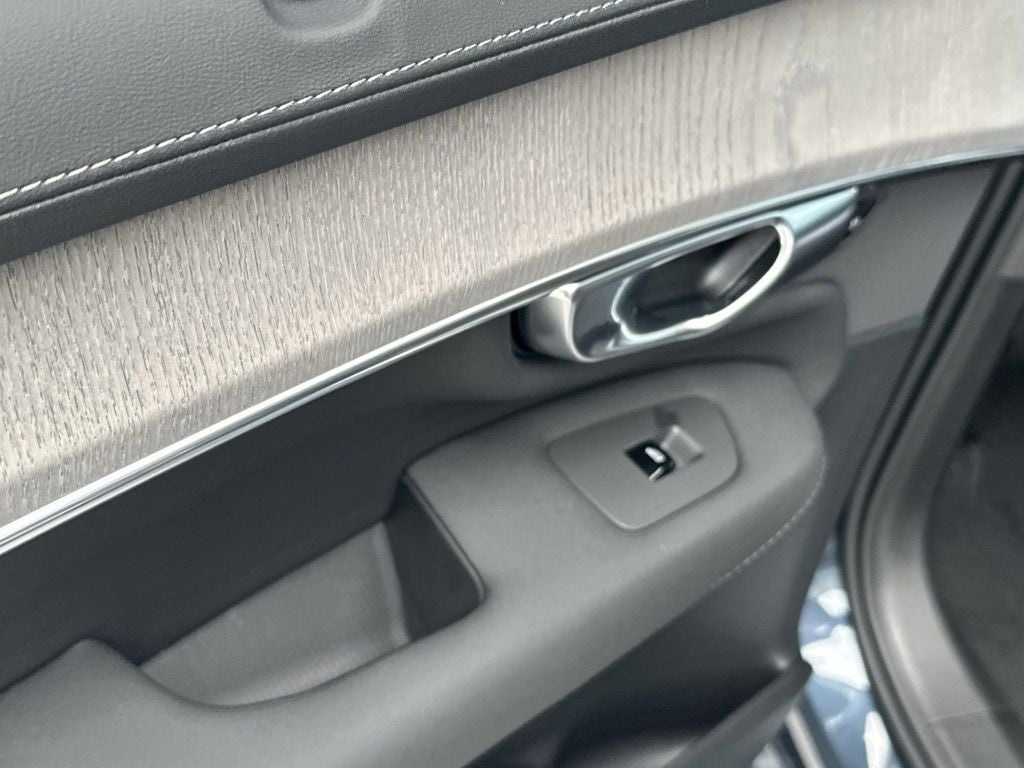 2026 Volvo XC90 B5 Ultra 7-Seater