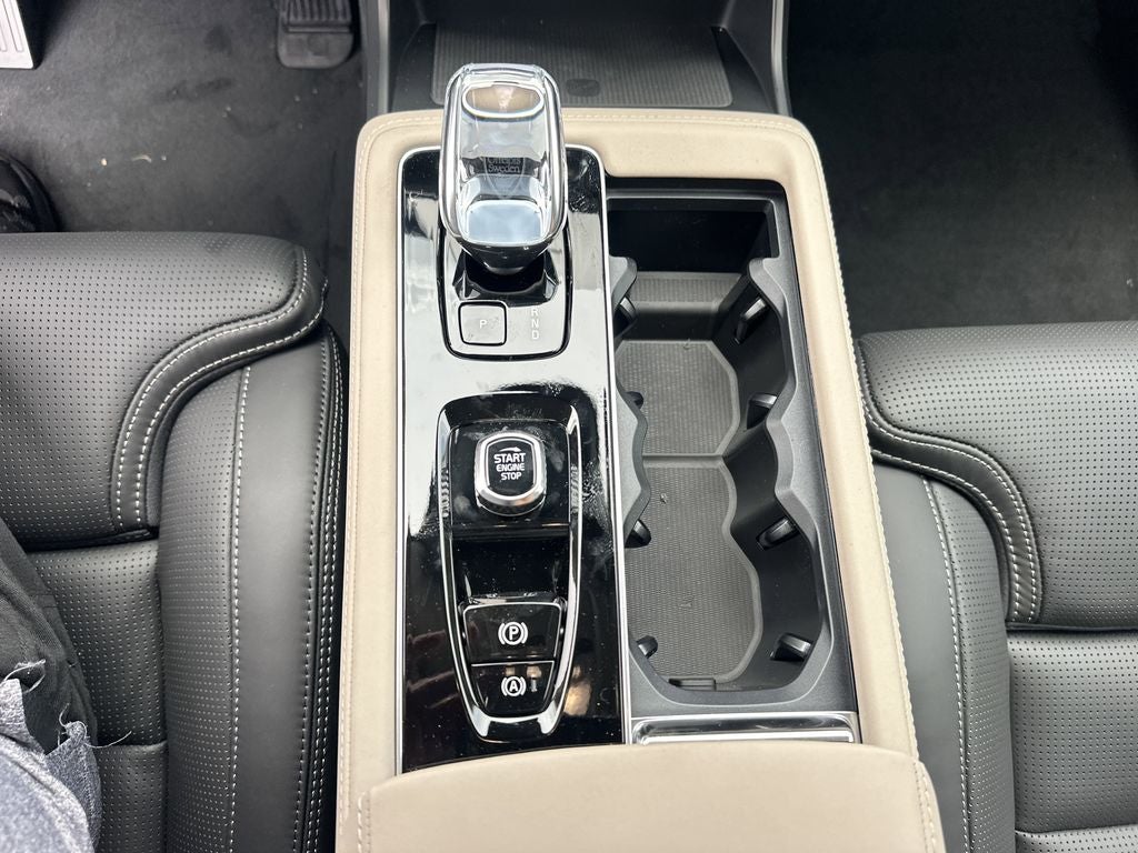 2026 Volvo XC90 B5 Ultra 7-Seater