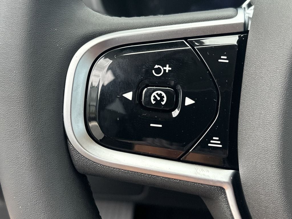 2026 Volvo XC90 B5 Ultra 7-Seater