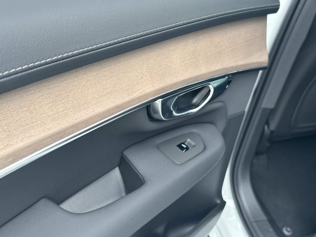 2026 Volvo XC90 B5 Core