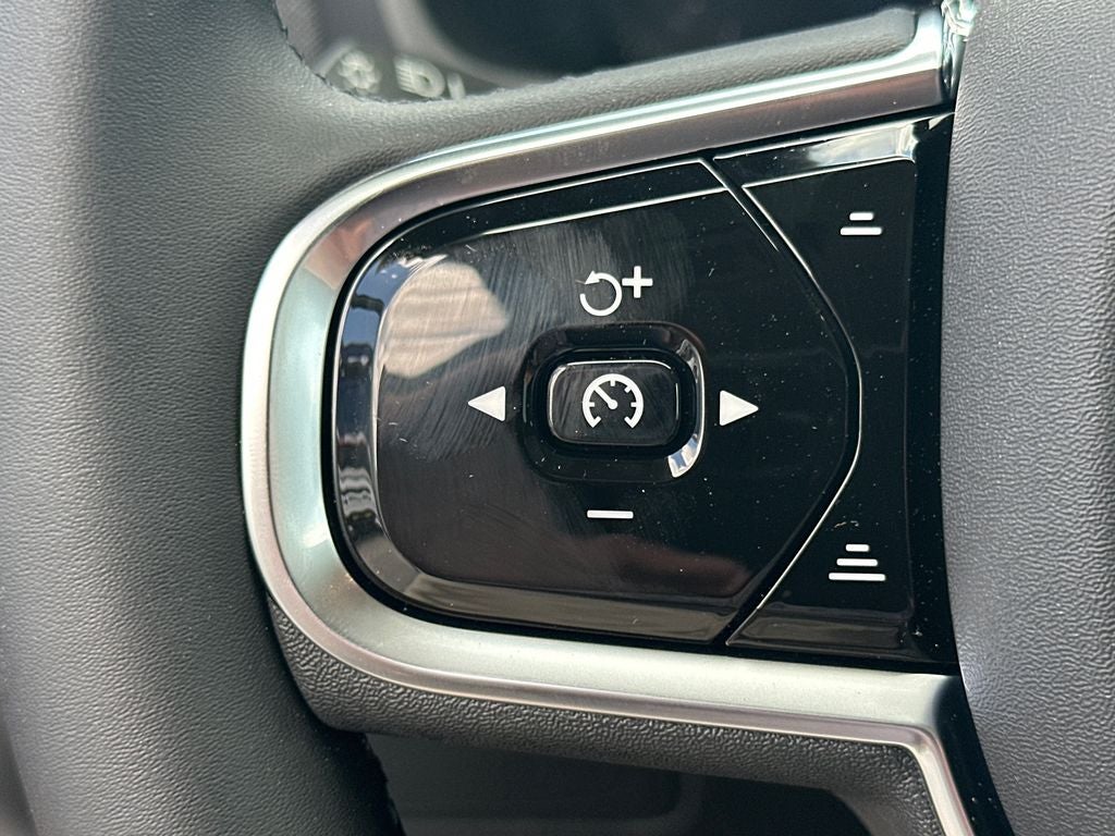 2026 Volvo XC90 B5 Core