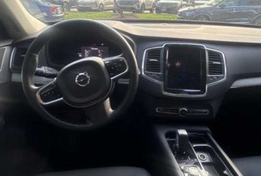 2025 Volvo XC90 B5 Core