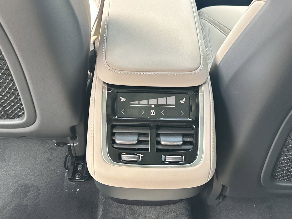 2026 Volvo XC90 B5 Core