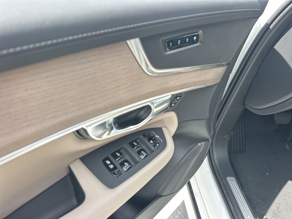 2026 Volvo XC90 B5 Core