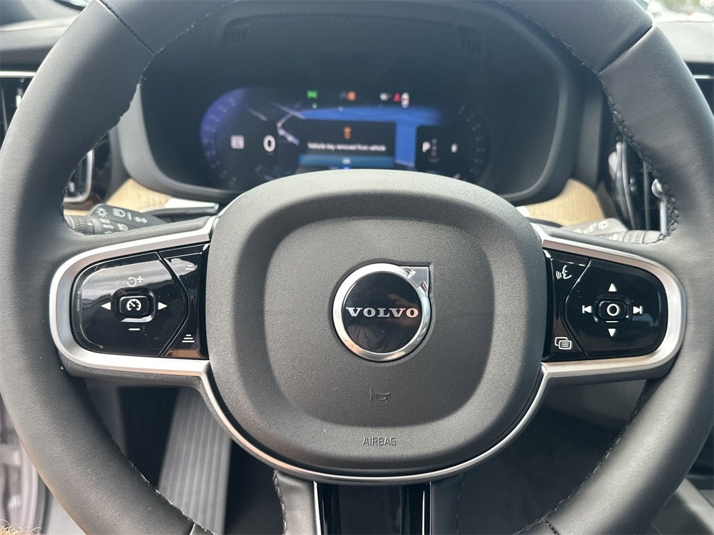 2026 Volvo XC60 B5 Plus