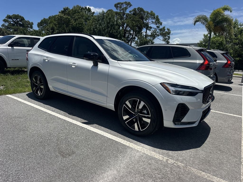 2026 Volvo XC60 B5 Plus