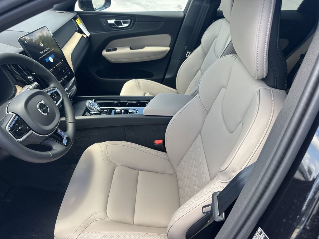 2026 Volvo XC60 B5 Plus
