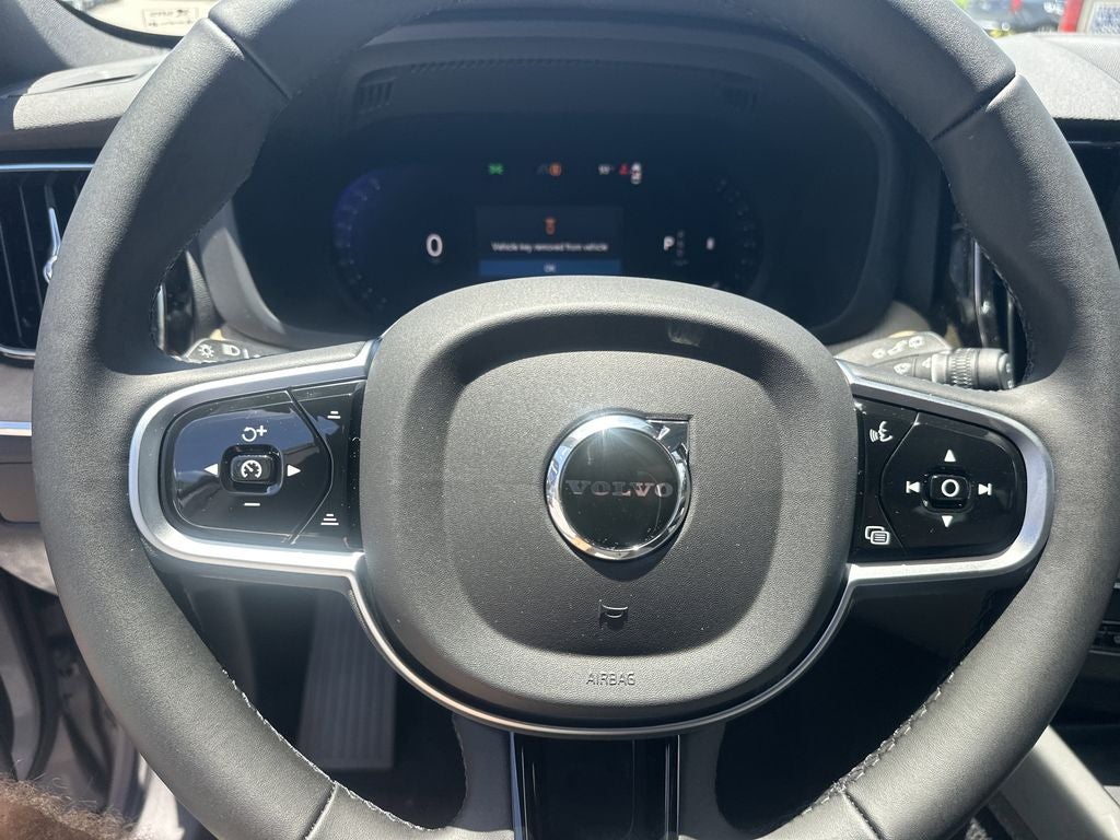 2026 Volvo XC60 B5 Plus