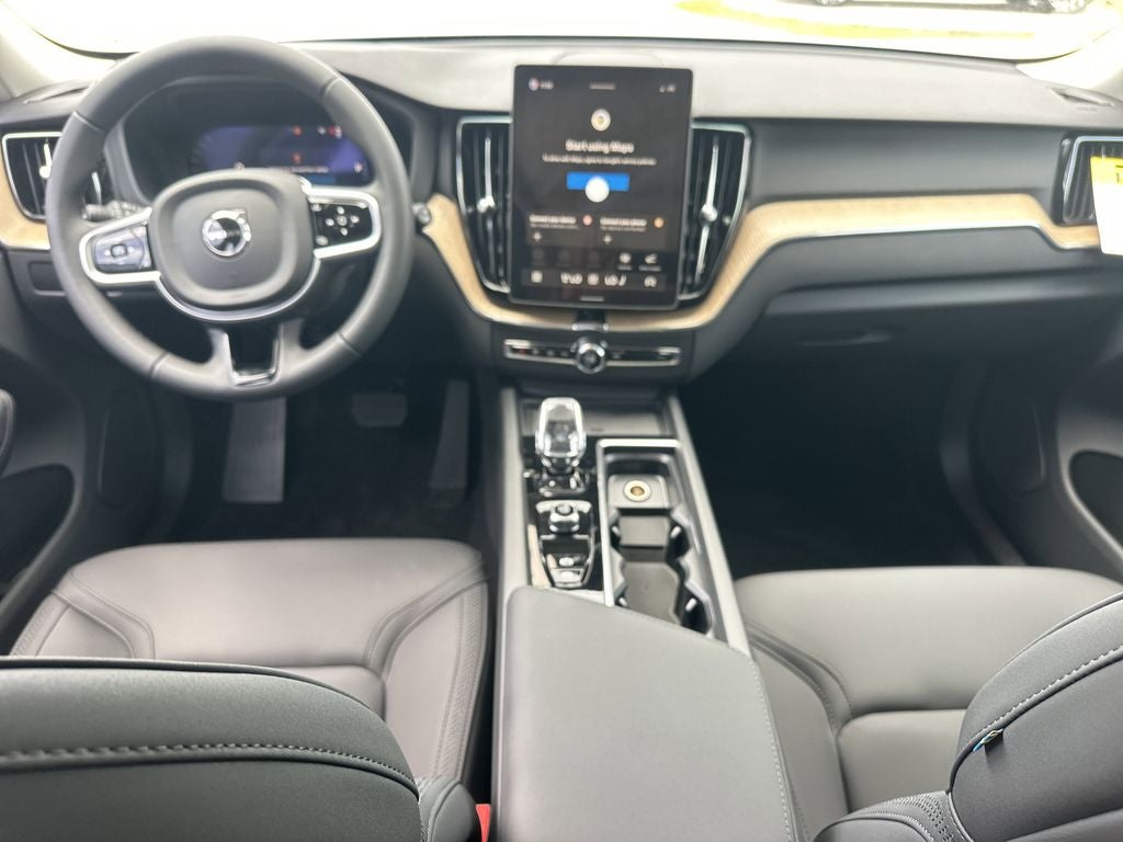 2026 Volvo XC60 B5 Plus