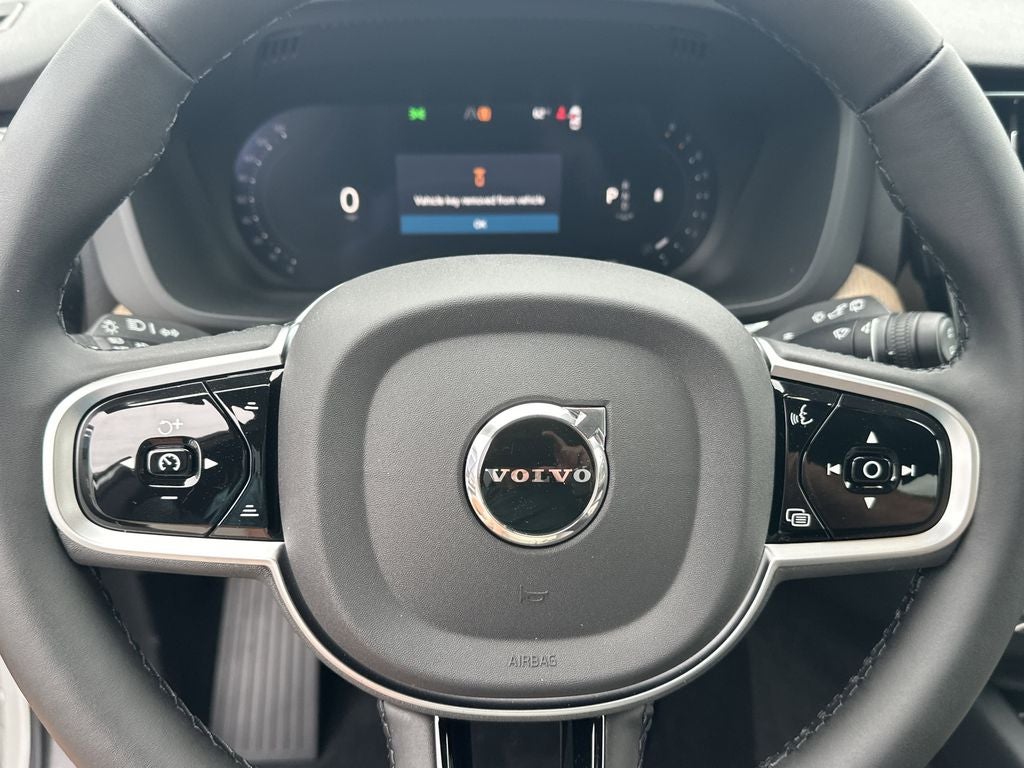 2026 Volvo XC60 B5 Plus