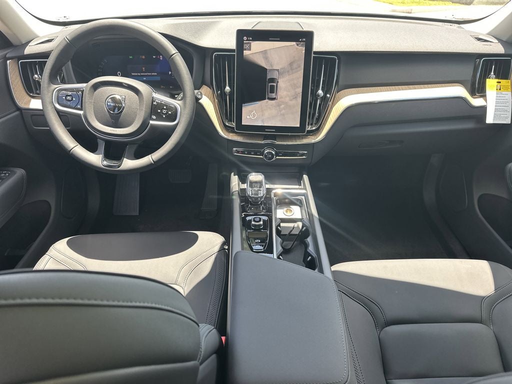 2026 Volvo XC60 B5 Plus