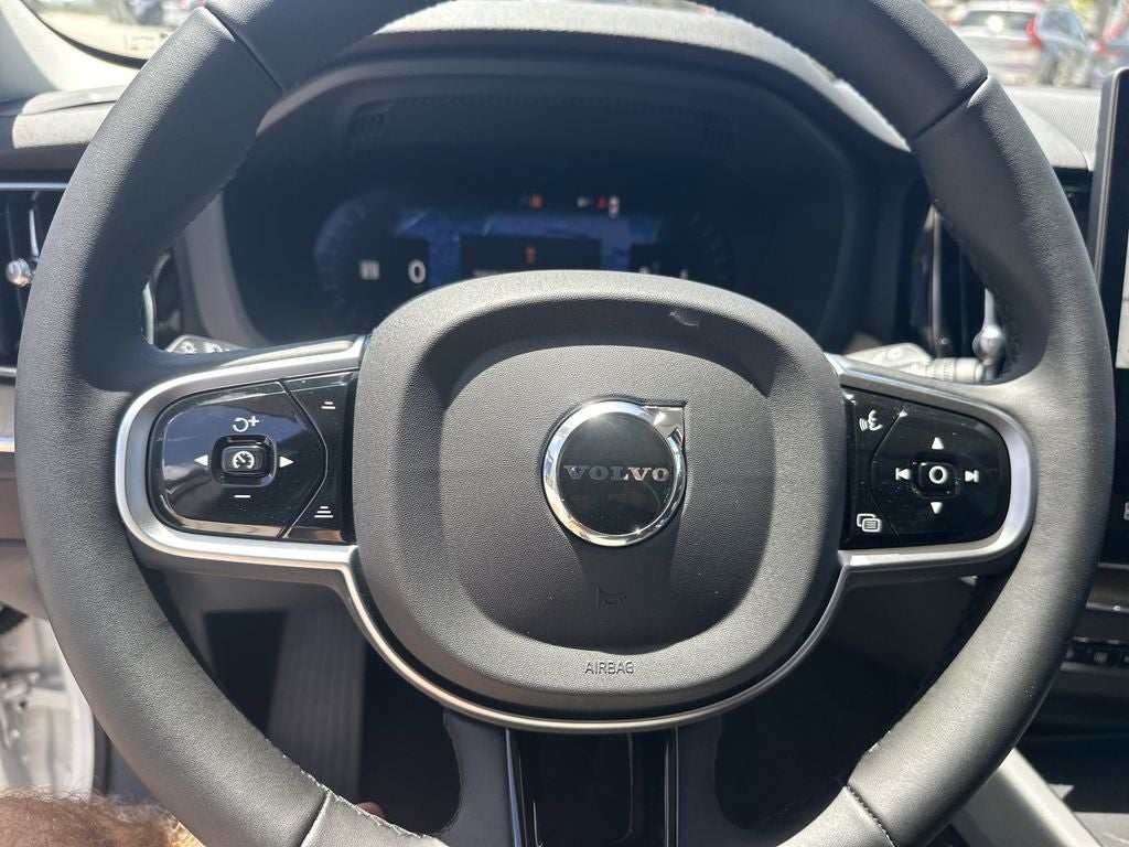 2026 Volvo XC60 B5 Plus