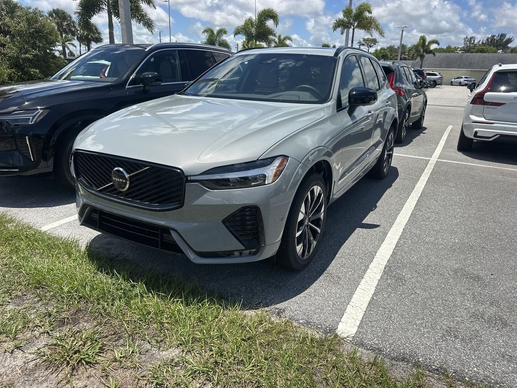 2026 Volvo XC60 B5 Plus