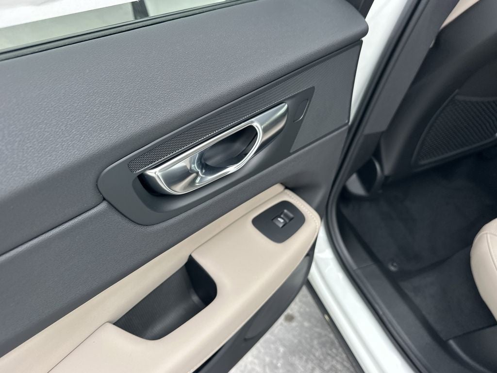 2026 Volvo XC60 B5 Core