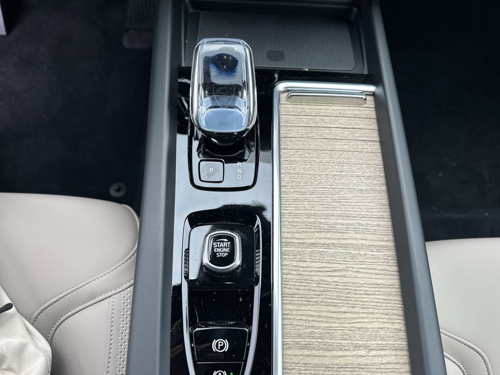 2026 Volvo XC60 B5 Core