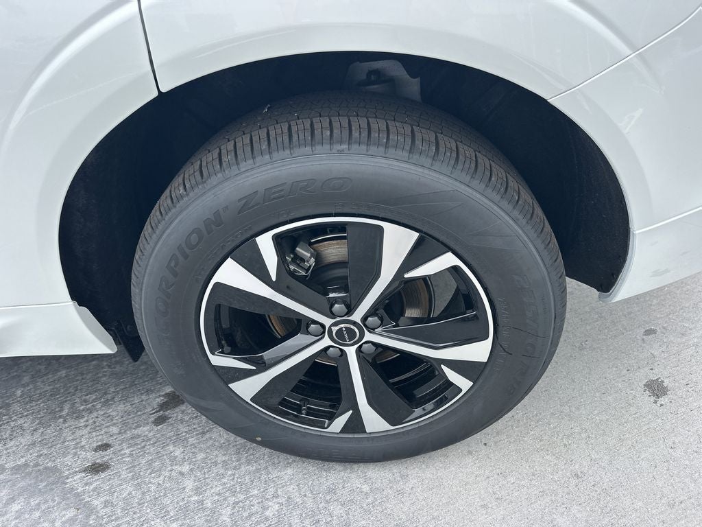 2026 Volvo XC60 B5 Core