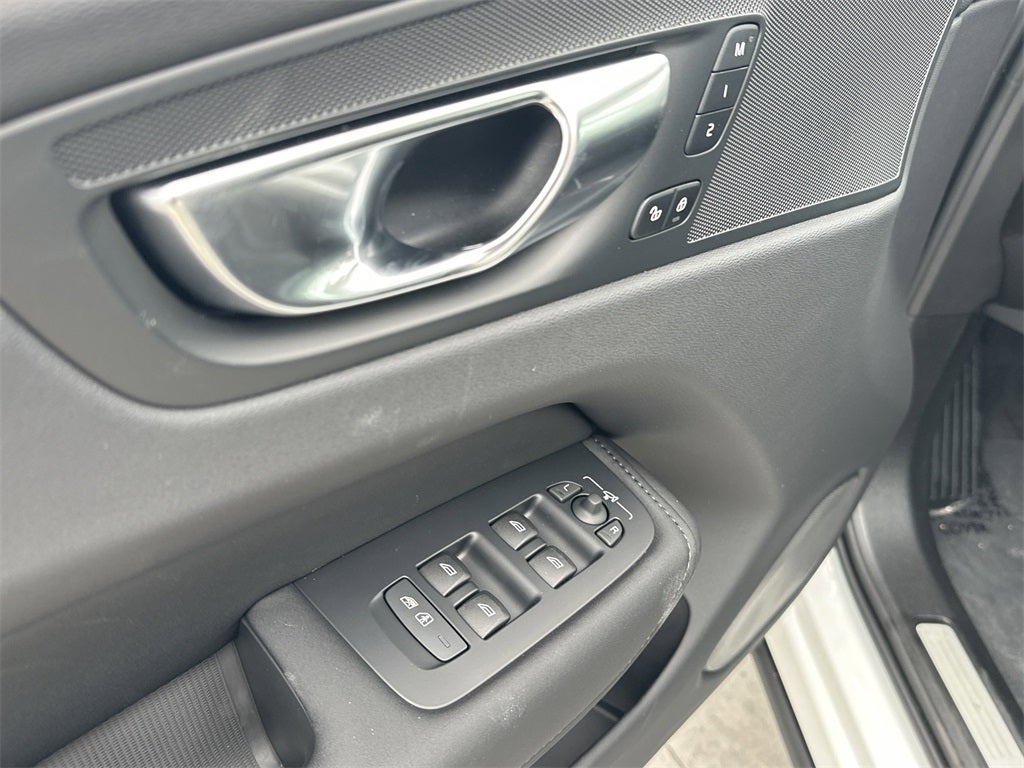 2026 Volvo XC60 B5 Core