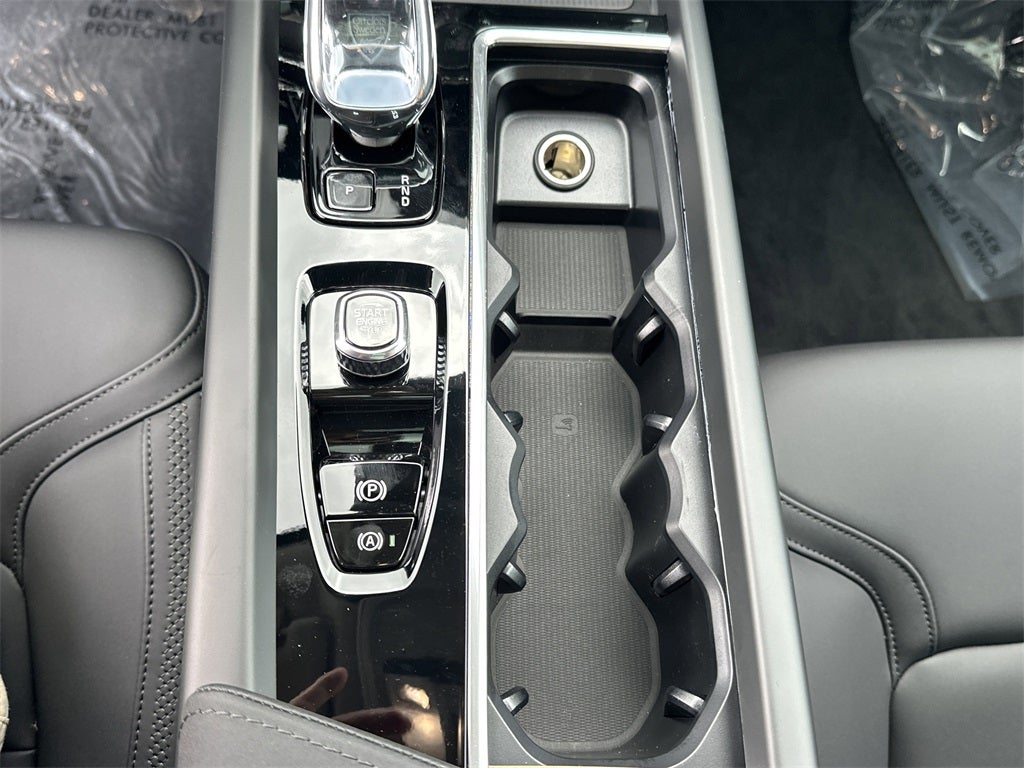 2026 Volvo XC60 B5 Core