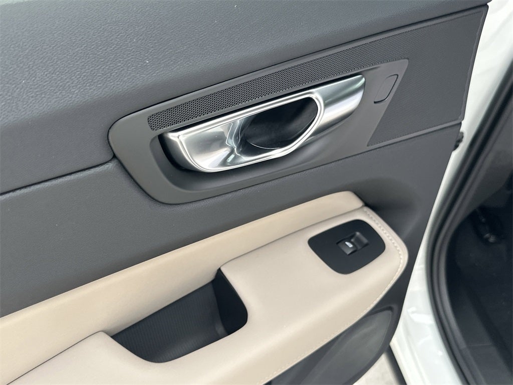 2026 Volvo XC60 B5 Core