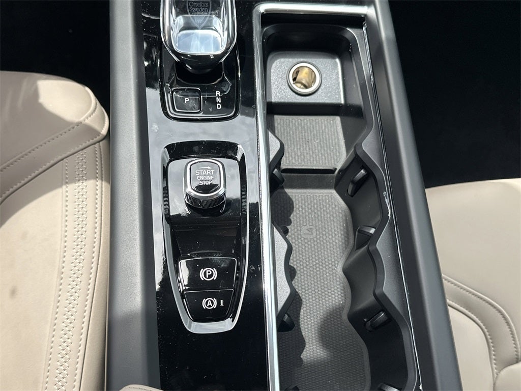 2026 Volvo XC60 B5 Core