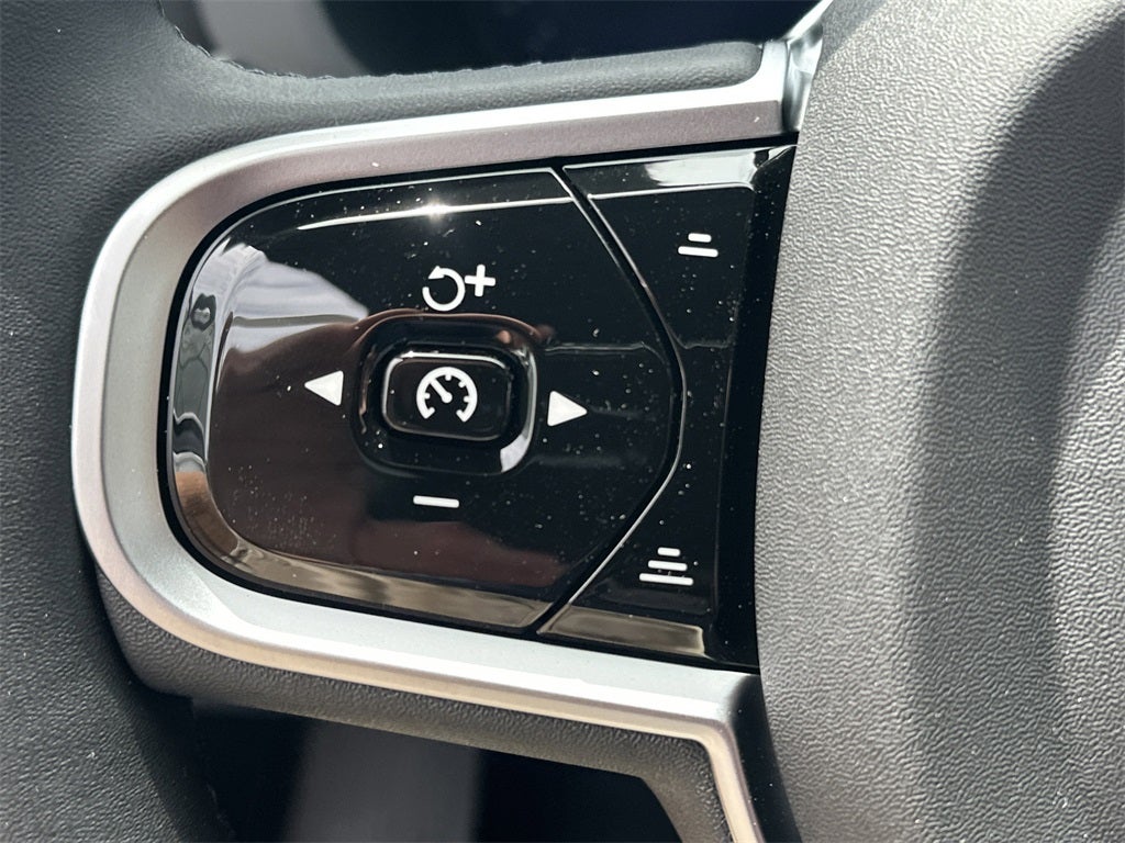 2026 Volvo XC60 B5 Core