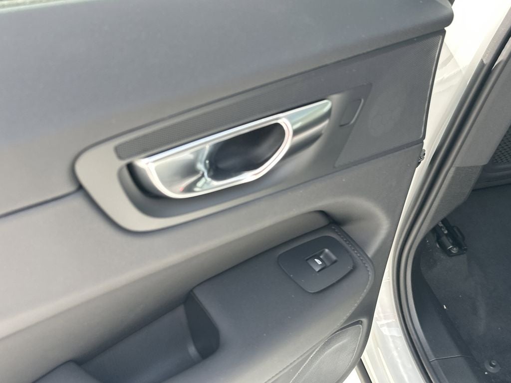2026 Volvo XC60 B5 Core