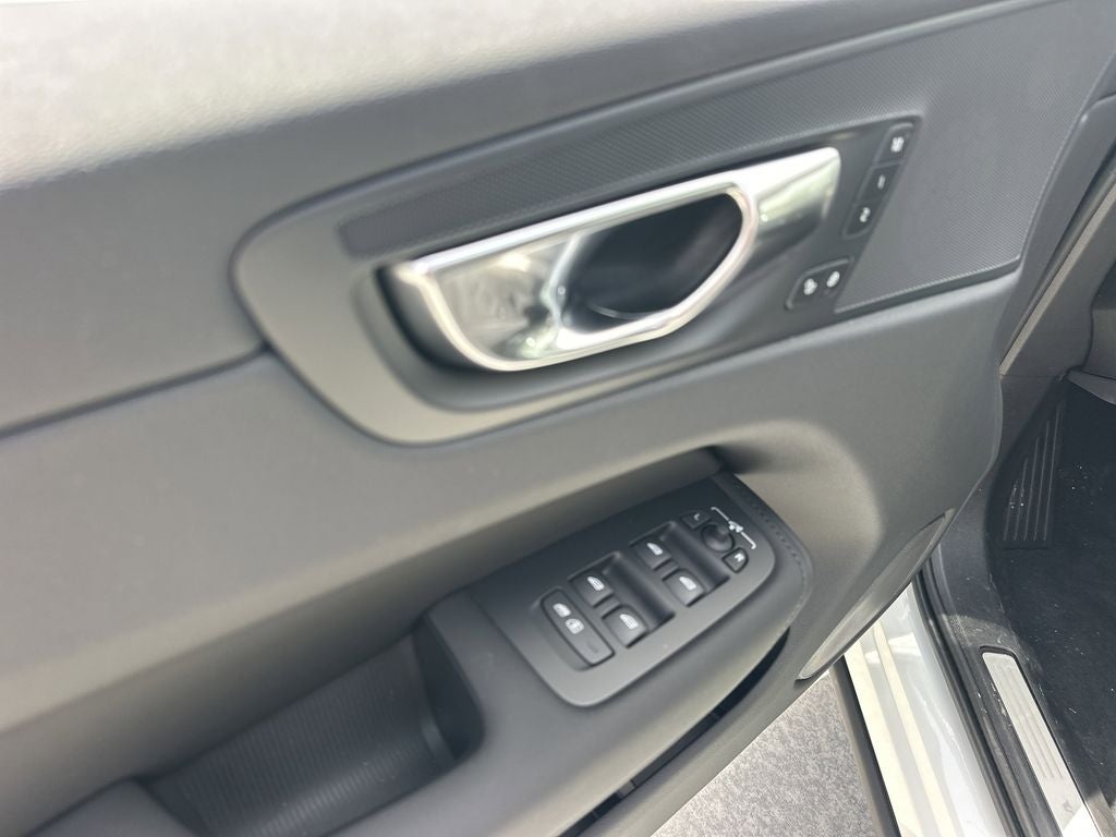 2026 Volvo XC60 B5 Core