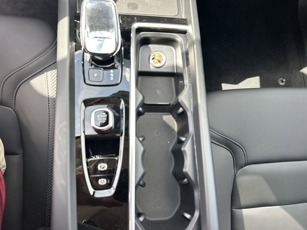 2026 Volvo XC60 B5 Core